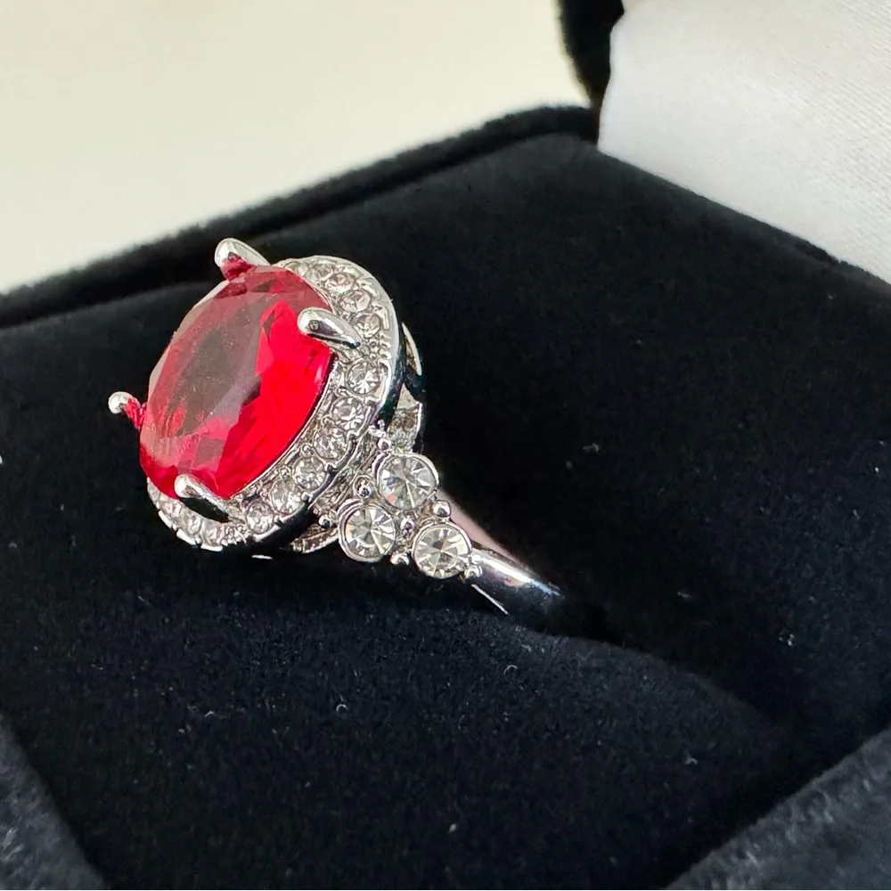 Glamorous Red Oval Crystal Halo Ring – Silver Tone Costume Jewelry Size 7